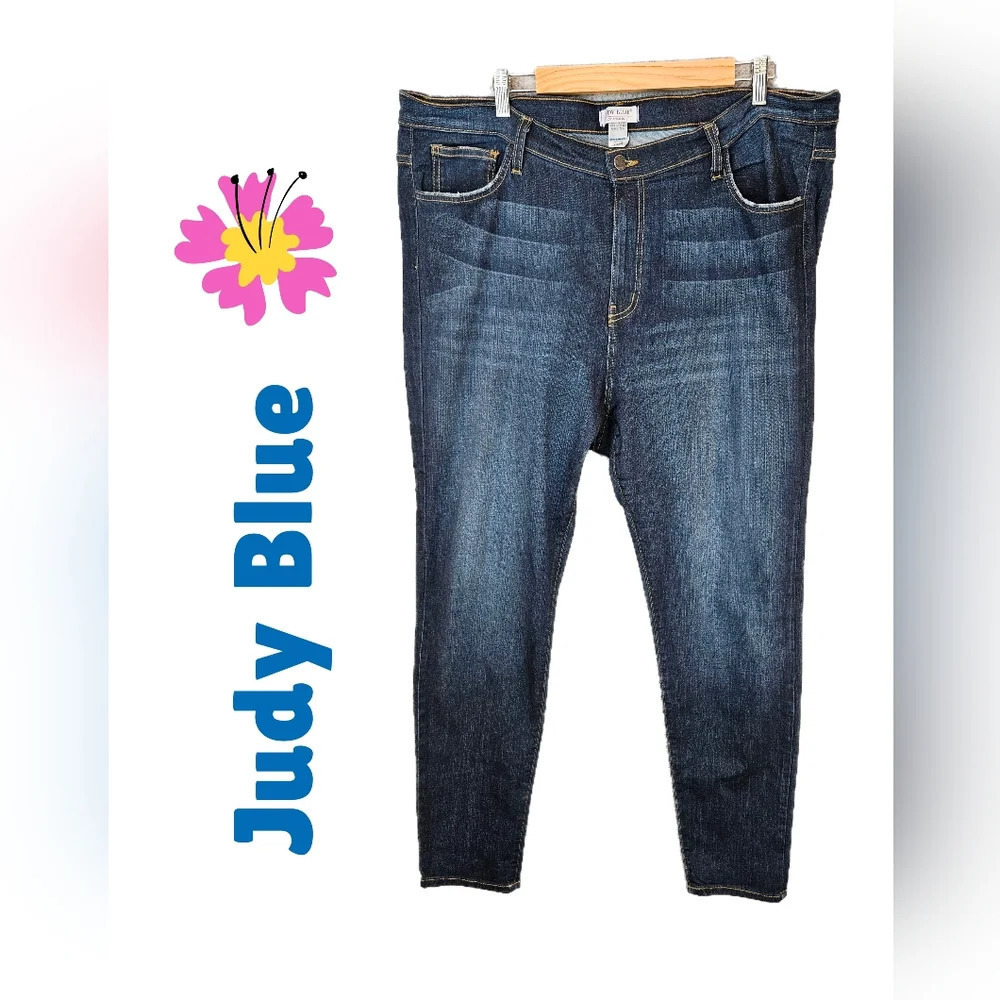 Judy Blue Womens Med Wash Stretch Skinny Leg Jeans Sz 3XL Slight Distressed